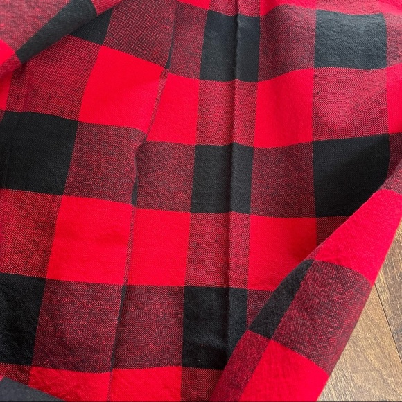 NWOT red & black checkered tablecloth - Picture 3 of 4